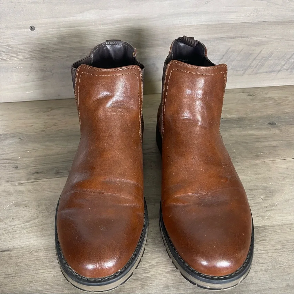 ASOS Design Mens 9 Brown Tan Leather Pull On Chelsea Boots Round Toe Lightweight